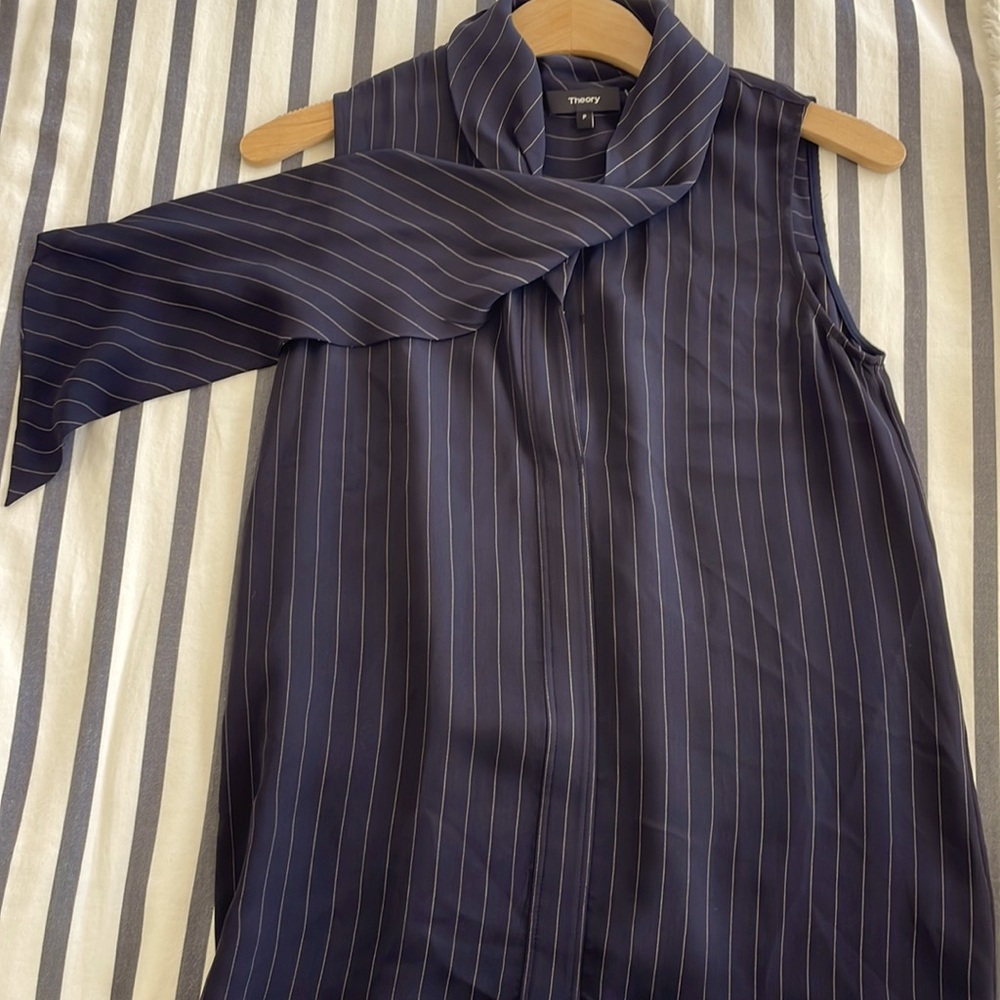 Theory silk shirt size P